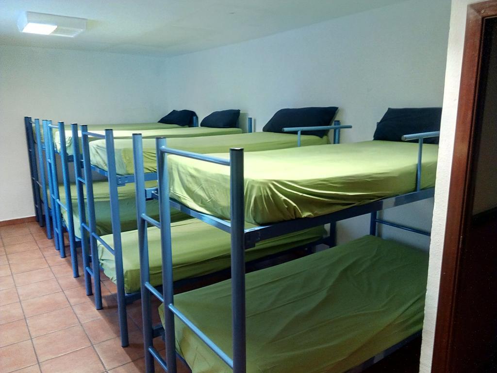 Albergue De Canfranc Estacion Rom bilde