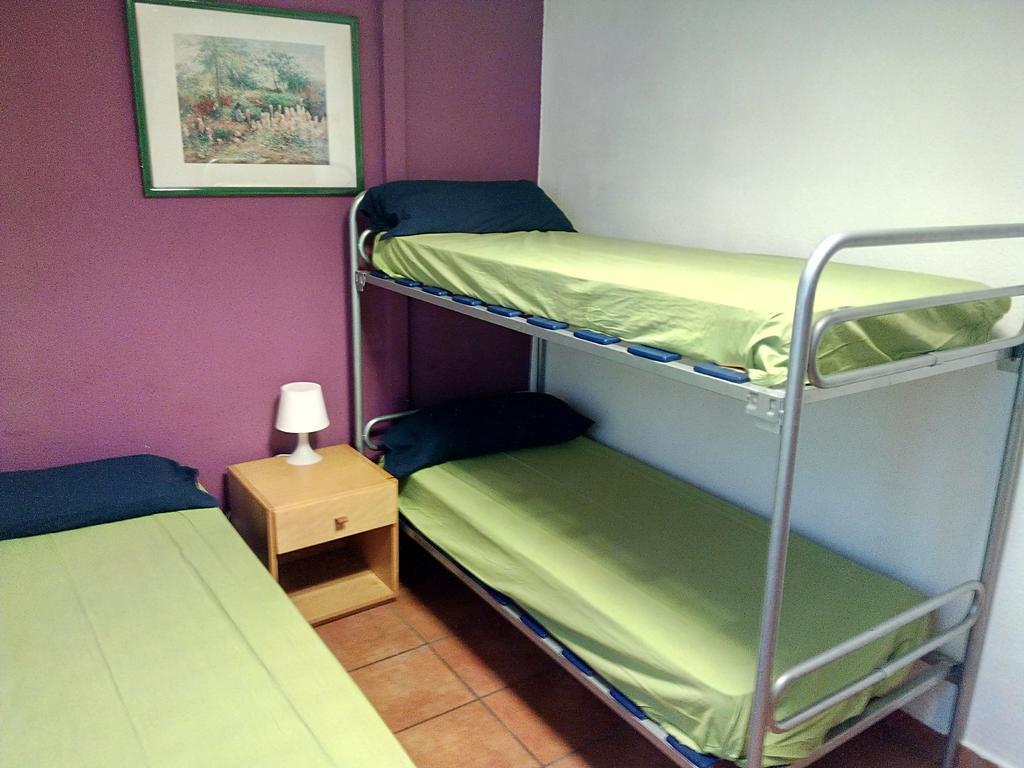 Albergue De Canfranc Estacion Rom bilde