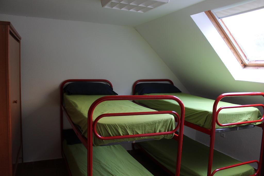 Albergue De Canfranc Estacion Rom bilde