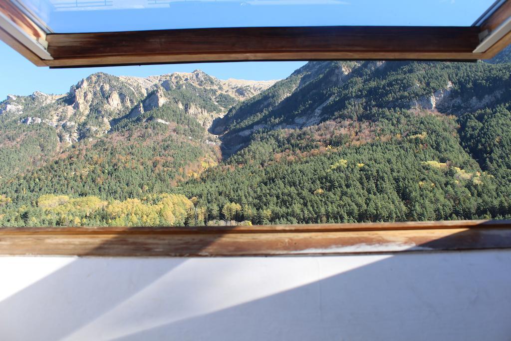 Albergue De Canfranc Estacion Rom bilde