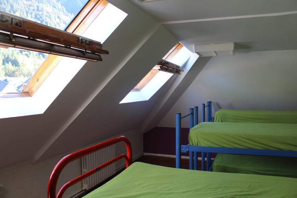 Albergue De Canfranc Estacion Rom bilde