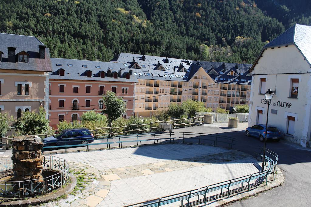 Albergue De Canfranc Estacion Rom bilde