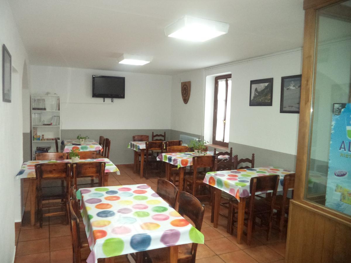 Albergue De Canfranc Estacion Eksteriør bilde
